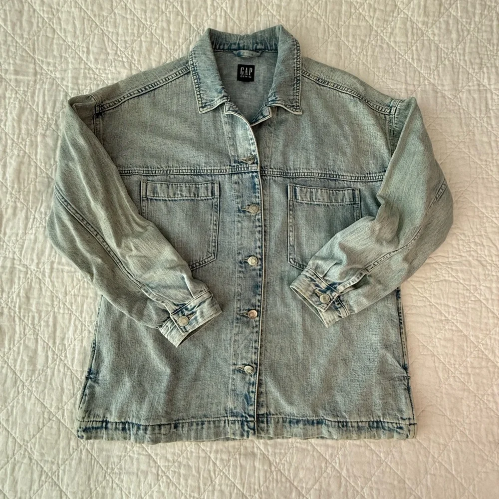 GAP Women's Faded Blue Jean Jacket - Picture 9 of 11